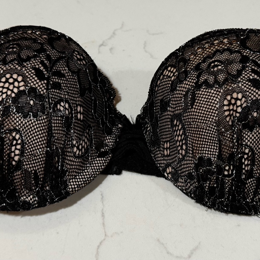 Victorias Secret 36B Elegant Black Strapless Push Up Lace Bra